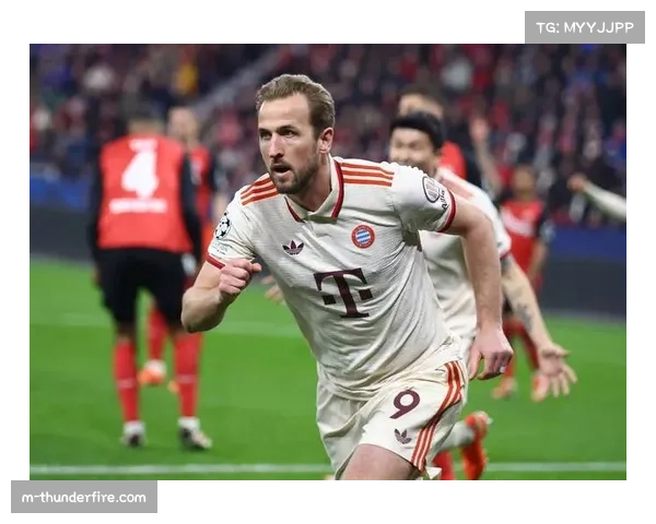 拜仁锋线三叉戟配合日渐成熟,成冲击欧冠冠军关键依仗 拜仁锋线三叉戟配合日渐成熟,成冲击欧冠冠军关键依仗